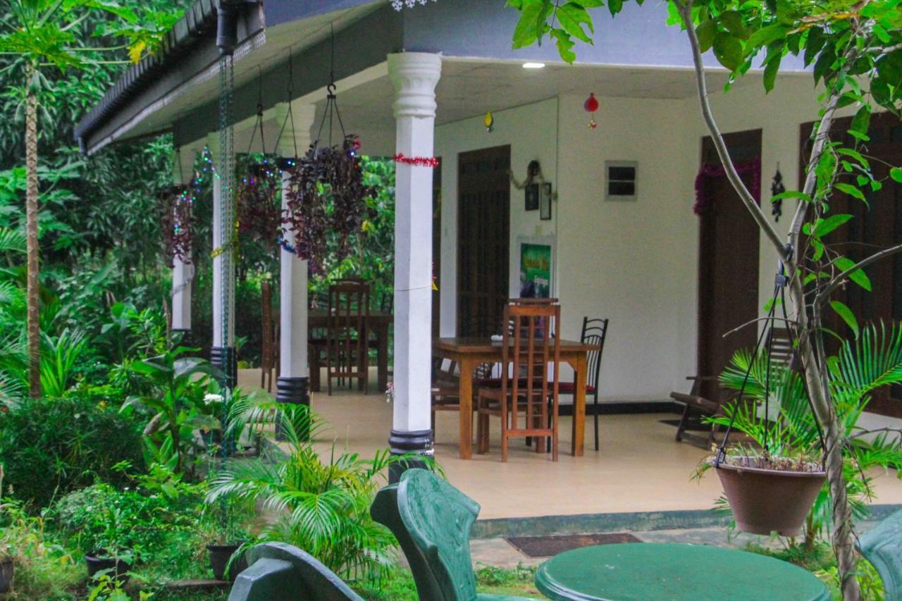 Sigiriya Mana B&B Eksteriør bilde